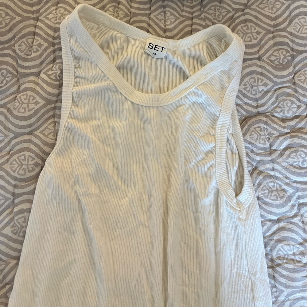 Set active white tank. M